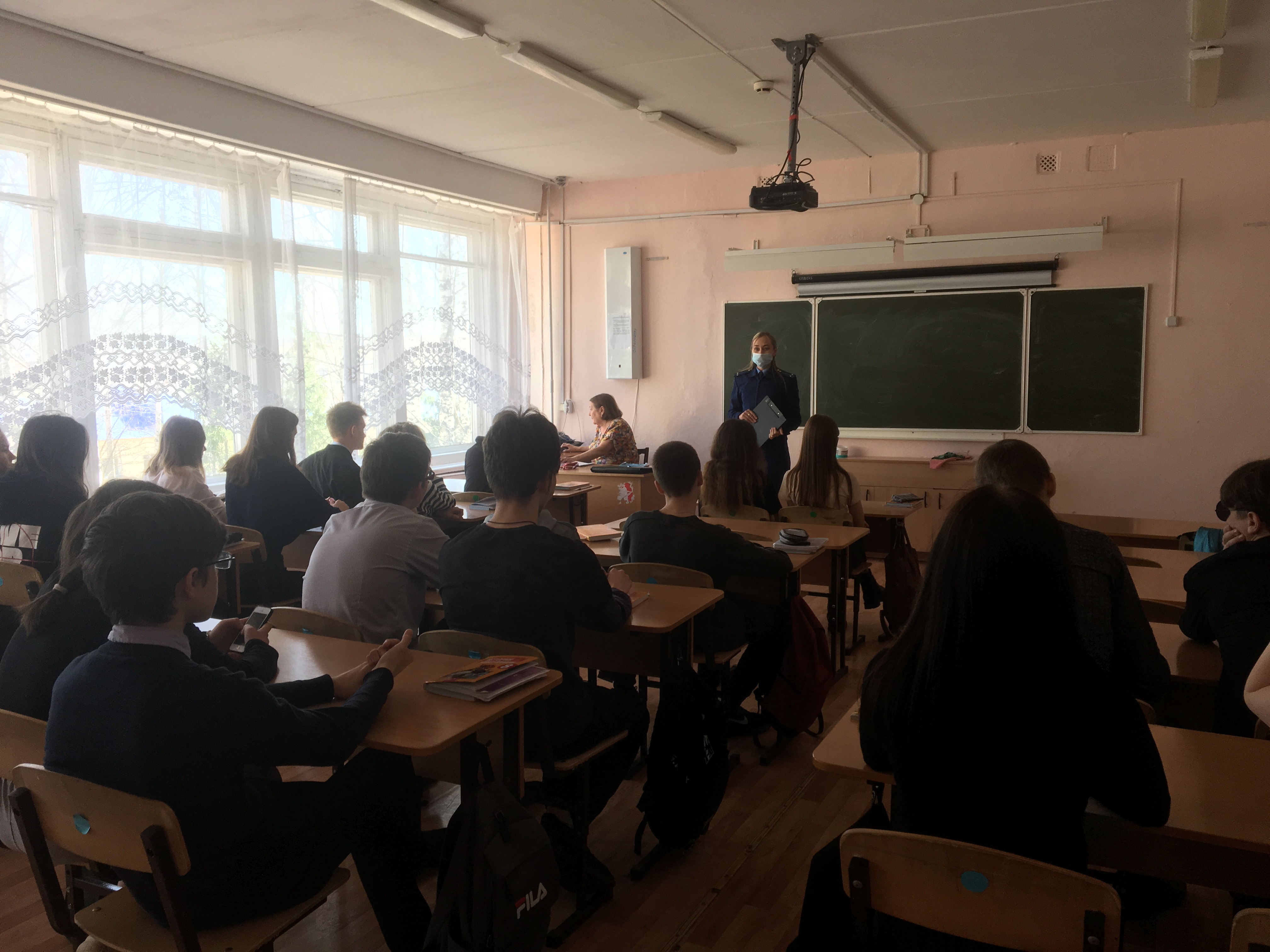 20.04.2021  Сотрудничество межпоселенческой библиотеки и прокуратуры Козловского района