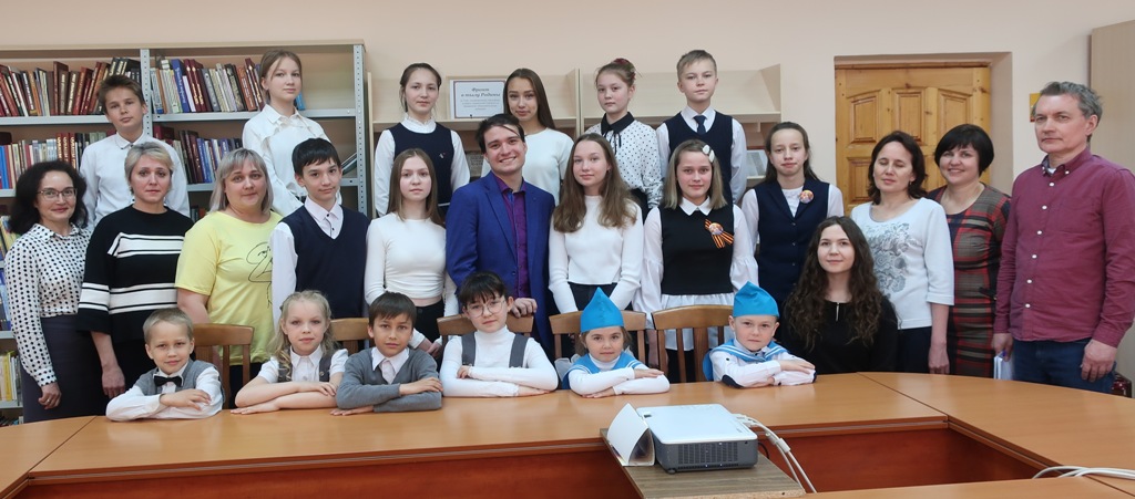 07.05.2021 В межпоселенческой библиотеке литературно-музыкальная композиция «Войны священные страницы» 