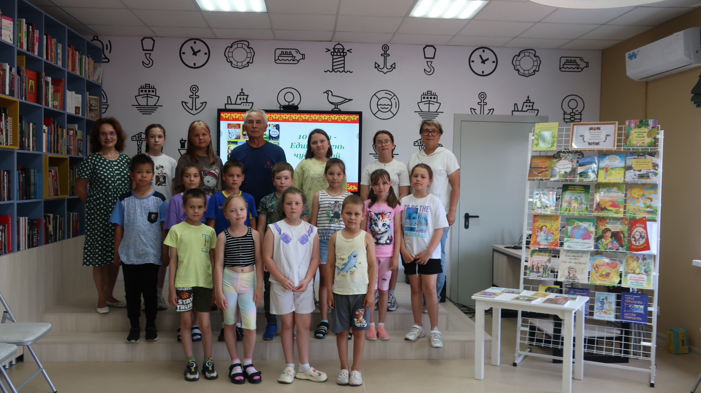 10.06.2025  Единый день чувашской книги в межпоселенческой центральной библиотеке 