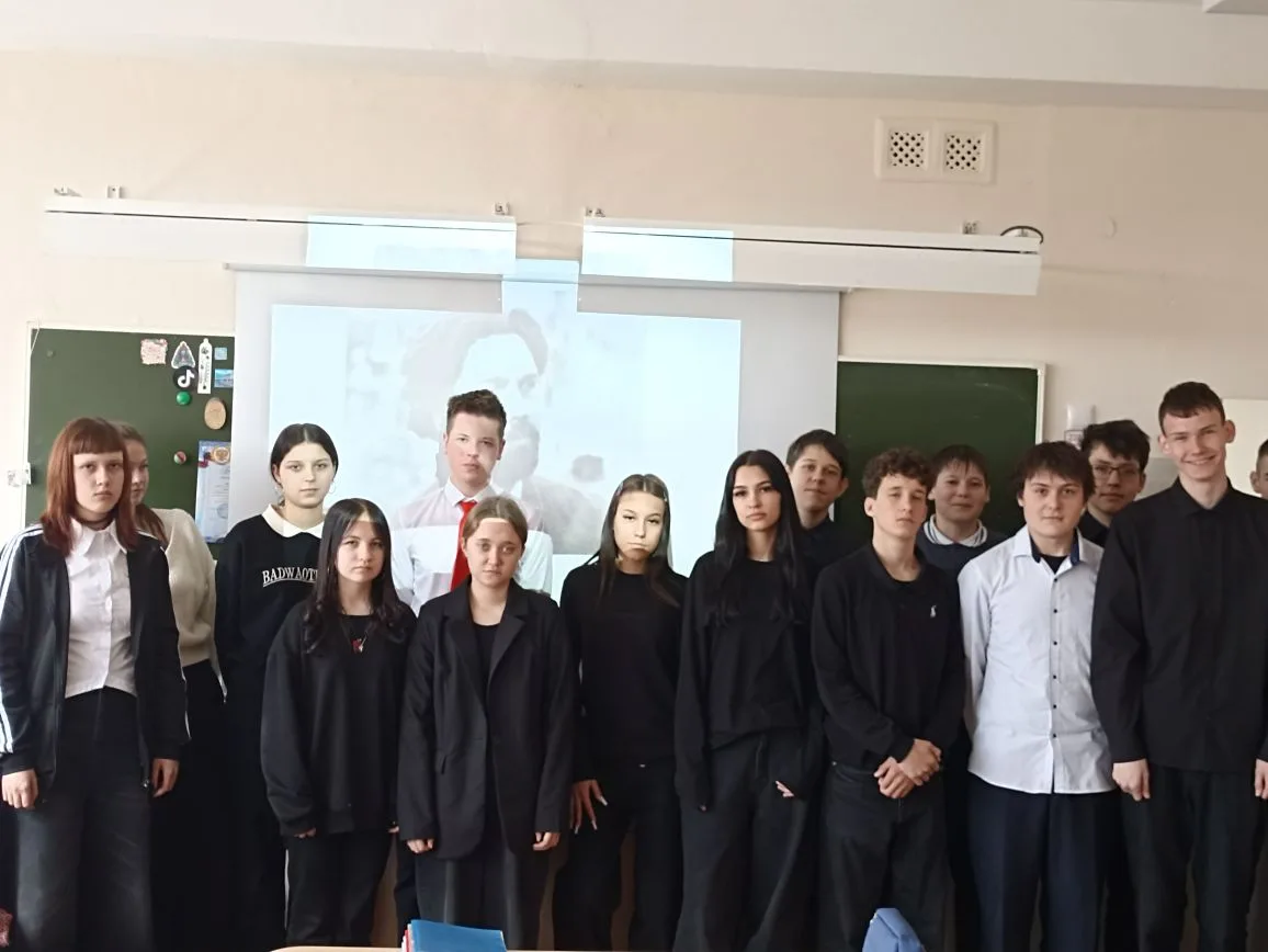 30.04.2026   «Поэт‑самородок»: вечер, открывший школьникам мир поэзии Ивана Сурикова